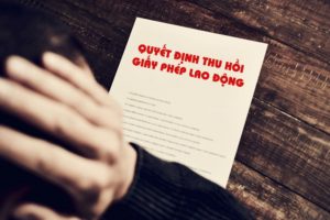Các-trường-hợp-thu-hồi-giấy-phép-lao-động Các trường hợp thu hồi giấy phép lao động
